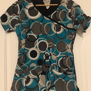 Women’s scrub top